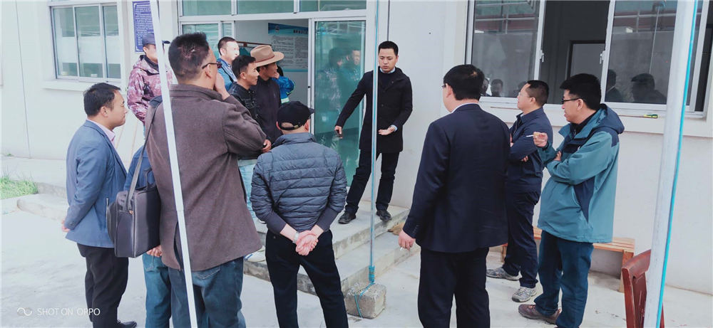 西南督查組在自治區(qū)、日喀則市、吉隆縣、吉隆鎮(zhèn)有關(guān)領(lǐng)導(dǎo)的陪同下對(duì)吉隆鎮(zhèn)污水處理廠檢查工作